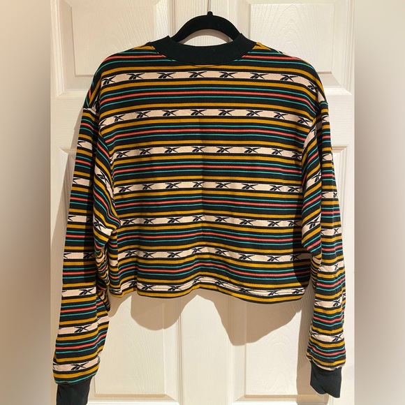 Reebok Classic Women’s Camp Stripe Crew Sweatshirt Cropped - Picture 4 of 7